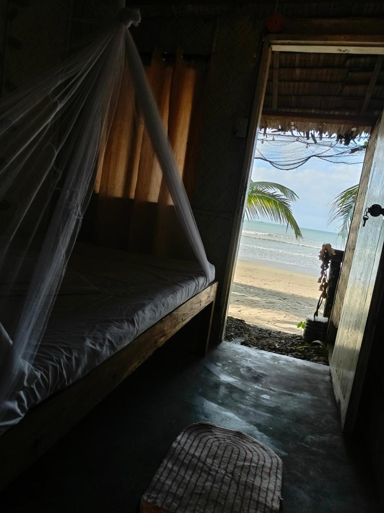 Bucana Beach Camp El Nido Esterno foto